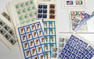 切手シートとバラ切手
