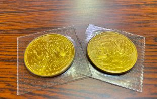日本国・御在位六十年拾万円金貨２枚