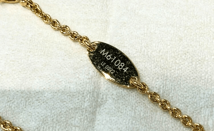 刻まれたシリアルナンバー